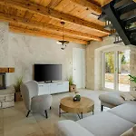 Tatil Evi In With Sauna
