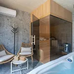 Vakantiehuis Stunning In With Sauna *